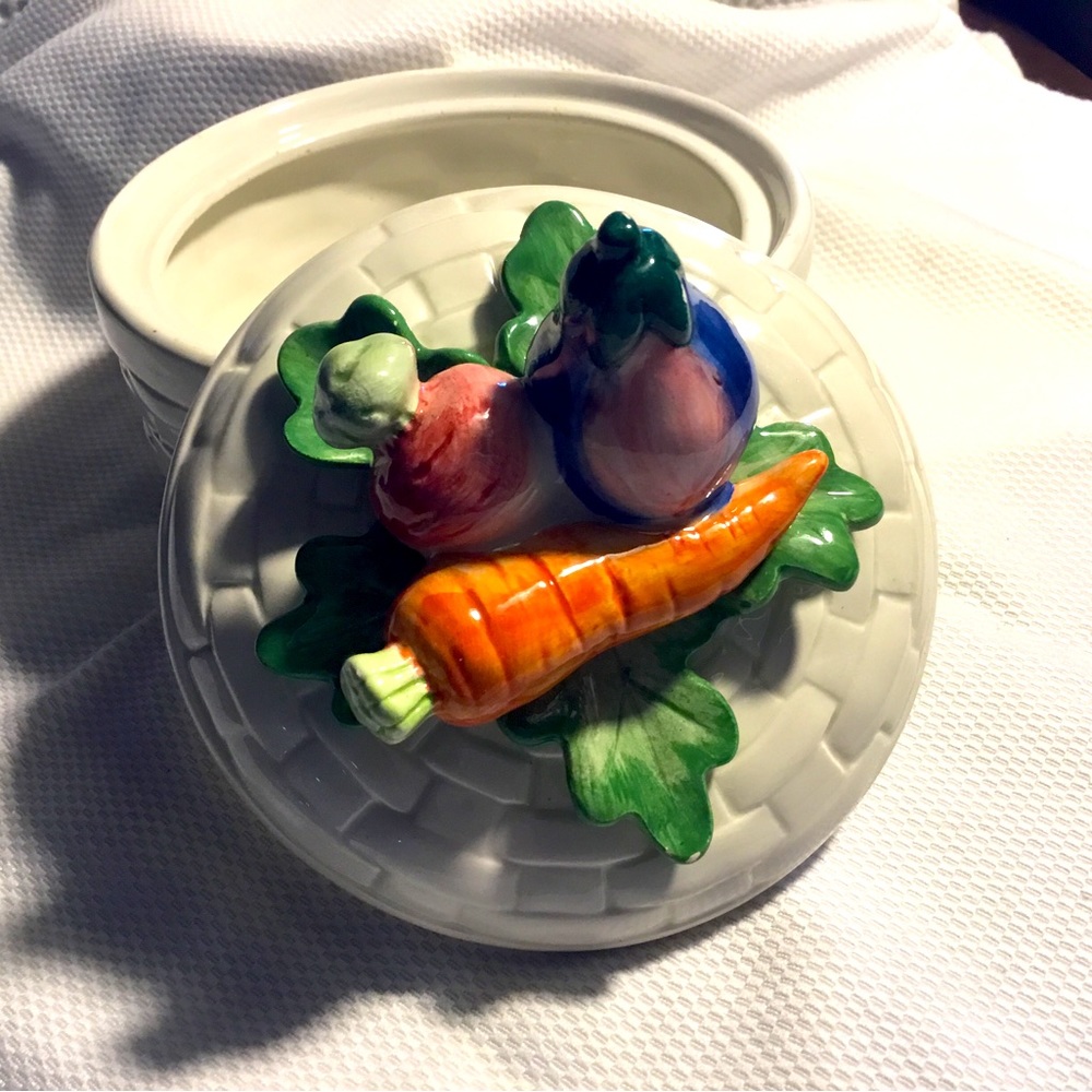 Fitz And Floyd Kitchen Harvest Covered Dish With Vegtables Ceramic